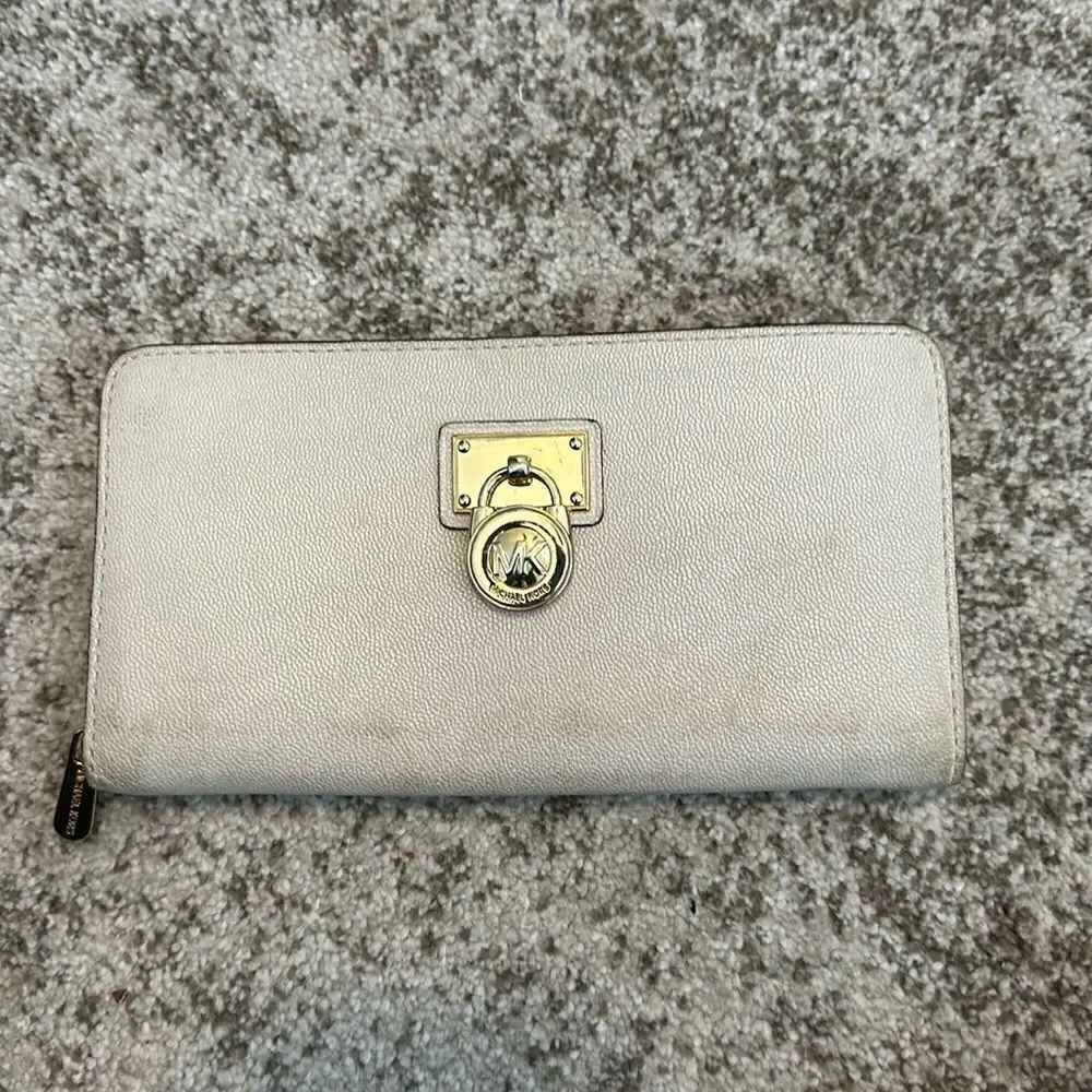 Michael Kors Cream Hamilton Wallet